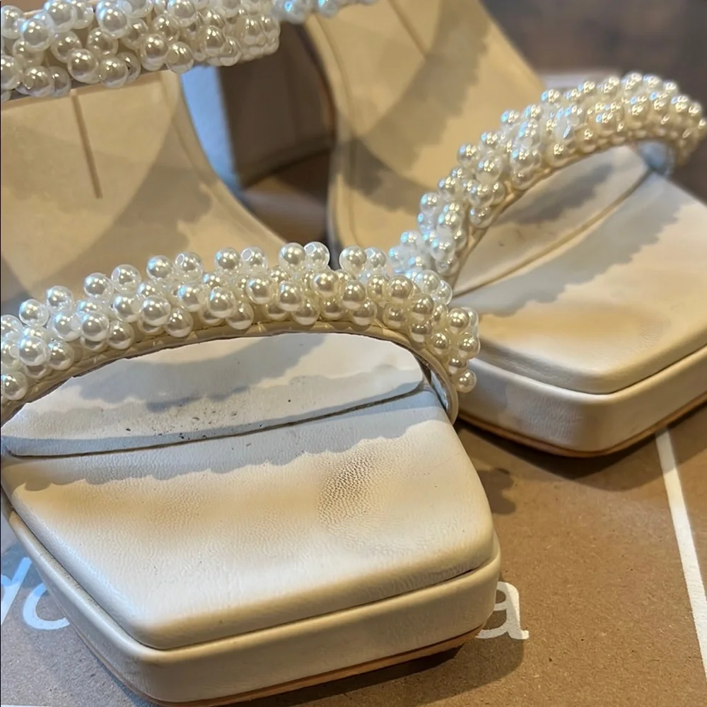 Dolce Vita Cream Heels with Chunky Design - Picture 5 of 6